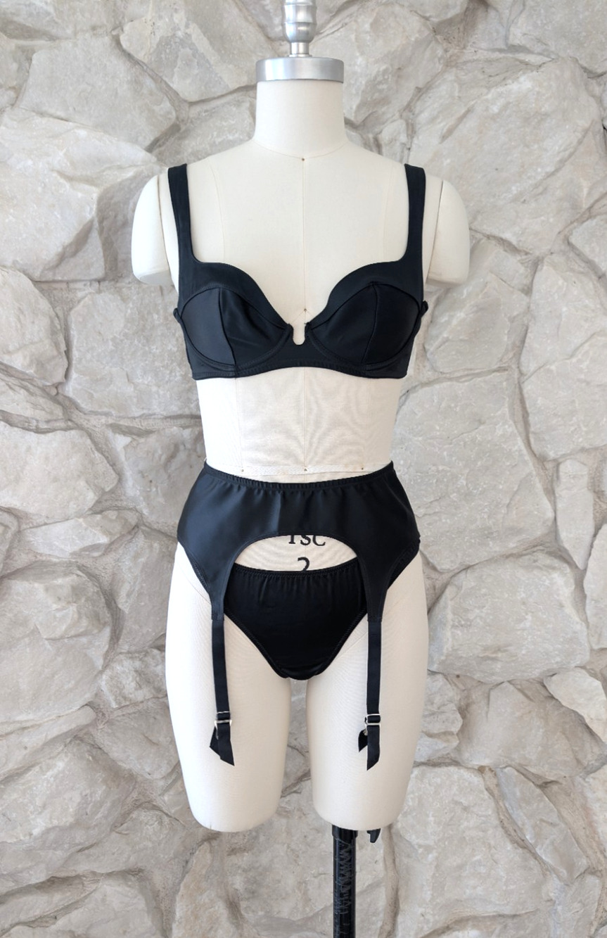 Agent Provocateur Garter & Bra Lingerie Set